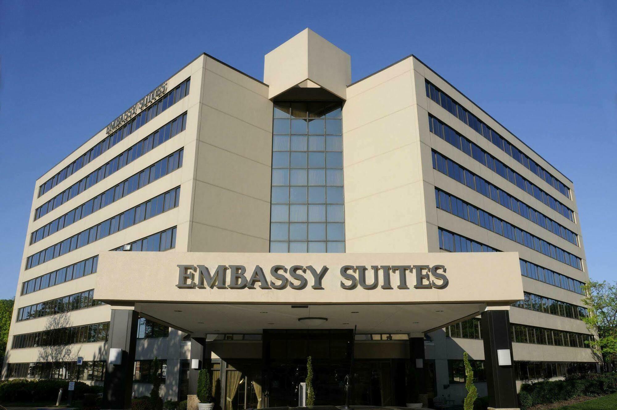 Embassy Suites Tysons Corner Exterior photo